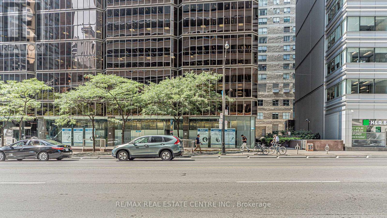 120 - 70 University Avenue, Toronto (Bay Street Corridor), Ontario  M5J 2M4 - Photo 1 - C9341471