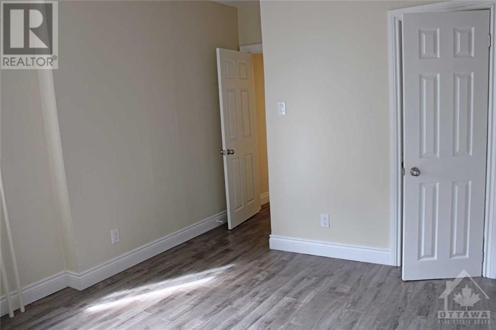 97 Vachon Avenue, Ottawa, Ontario  K1L 5S7 - Photo 8 - X9518380