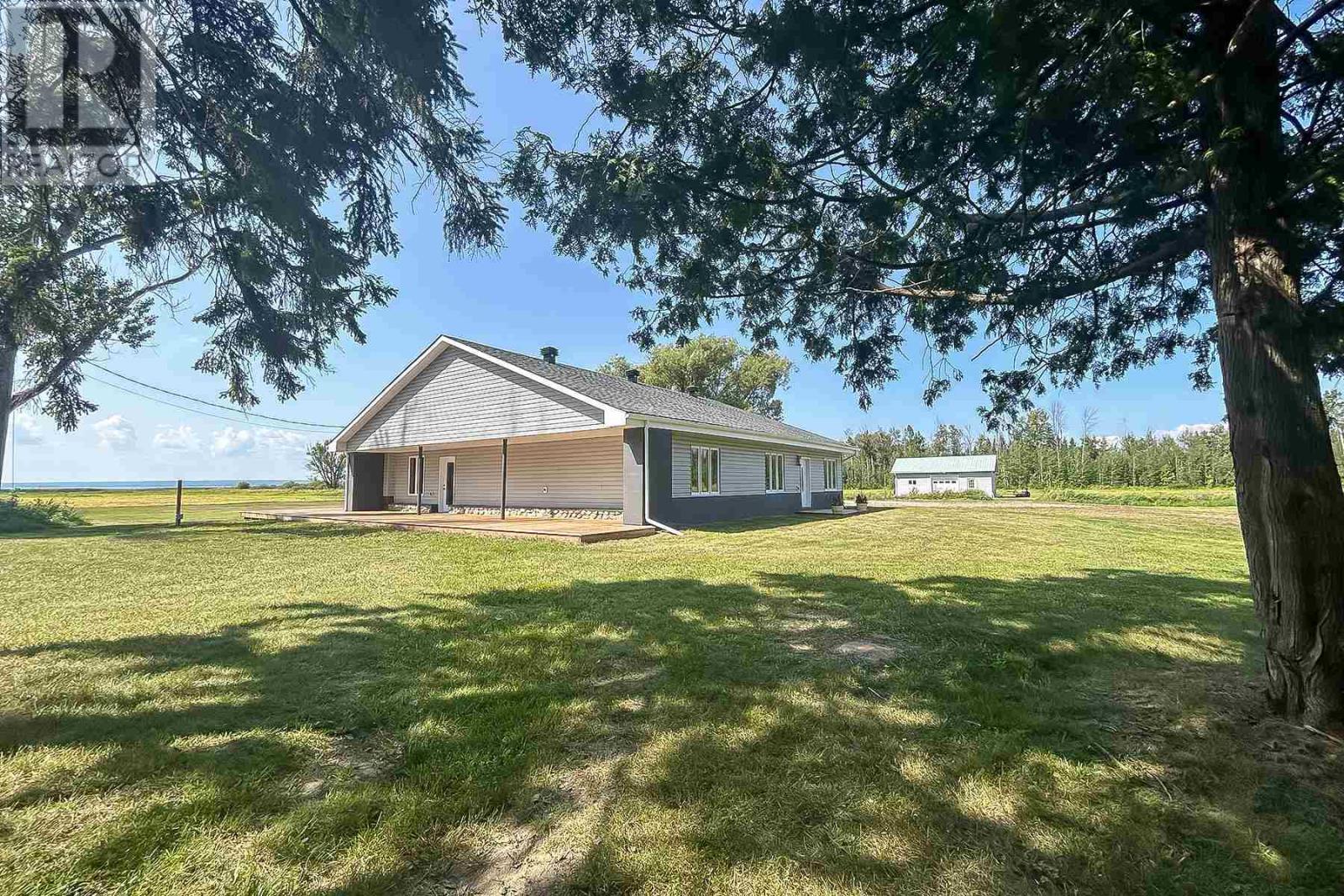 39 Lakeshore Dr, Laird Twp, Ontario  P0S 1C0 - Photo 4 - SM242223