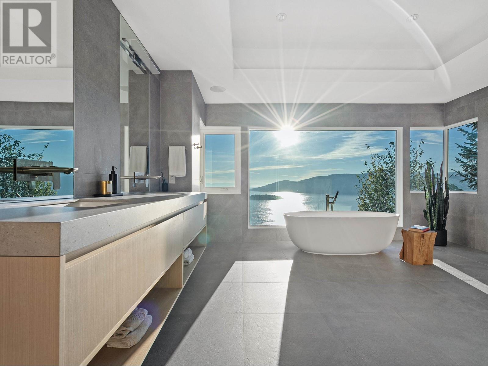 5476 West Vista Court, West Vancouver, British Columbia  V7W 3G8 - Photo 30 - R2921959