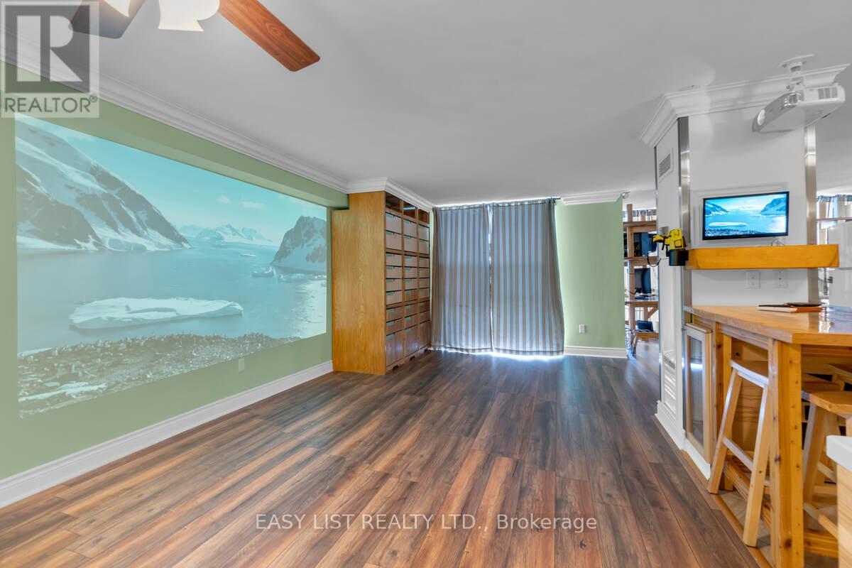 810 - 20 Harding Boulevard W, Richmond Hill, Ontario L4C 9S4 - Photo 3 - N9343454