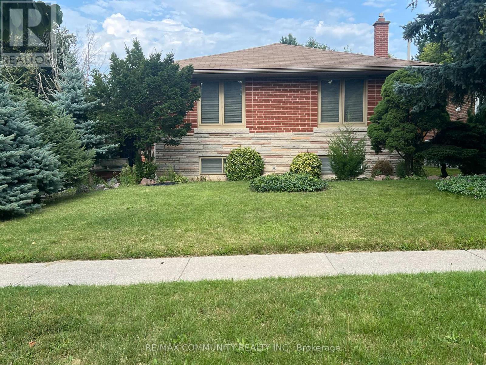 Main - 137 Birkdale Road, Toronto (Bendale), Ontario  M1P 3R7 - Photo 1 - E9343490