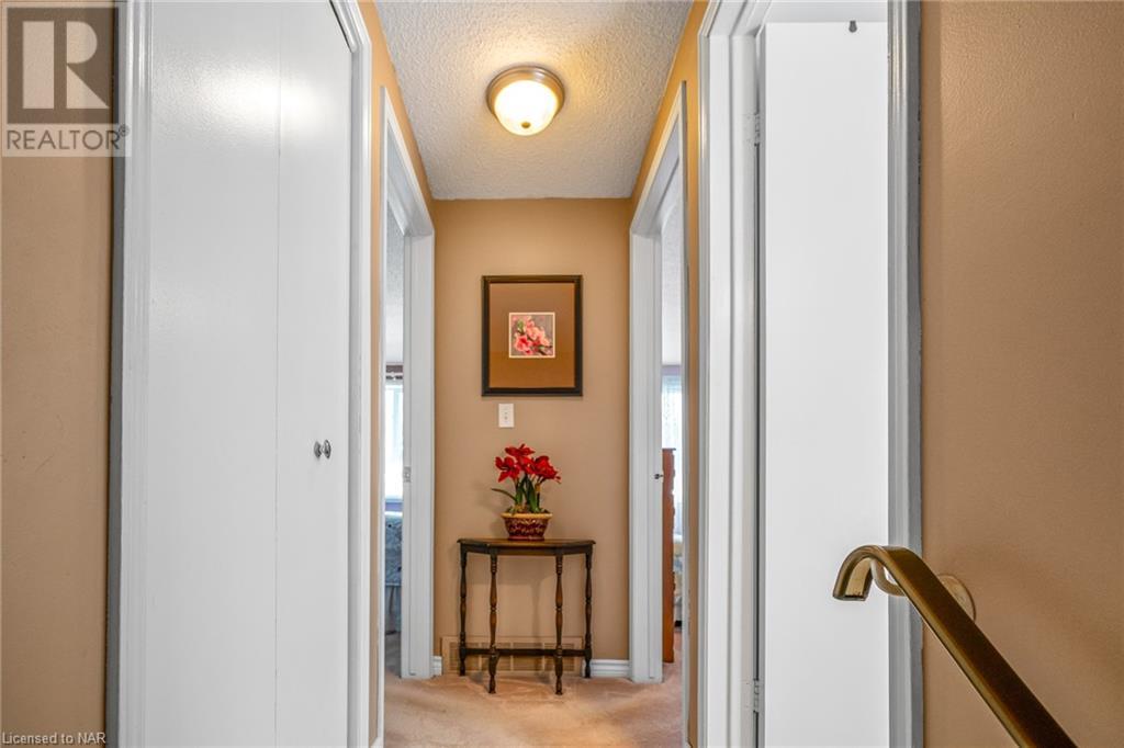 8 Mcnicholl Circle, St. Catharines, Ontario  L2N 7C5 - Photo 14 - 40643717