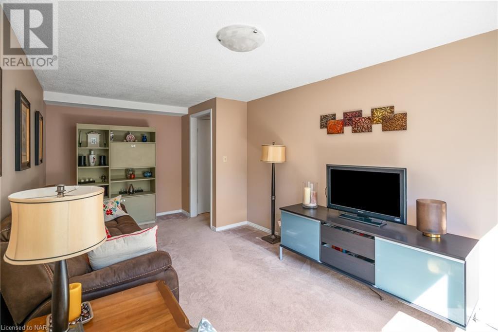 8 Mcnicholl Circle, St. Catharines, Ontario  L2N 7C5 - Photo 21 - 40643717