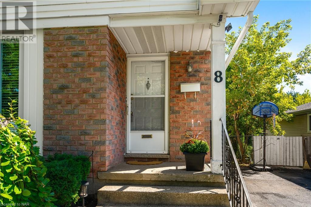 8 Mcnicholl Circle, St. Catharines, Ontario  L2N 7C5 - Photo 4 - 40643717