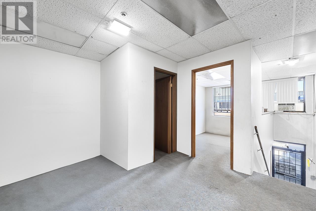 Property at 3 12840 BATHGATE WAY image 2
