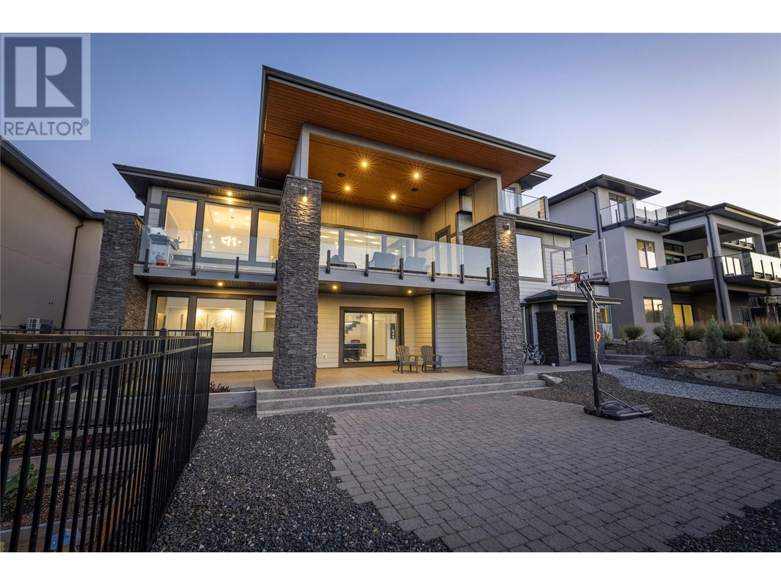 1088 Clarance Avenue Kelowna