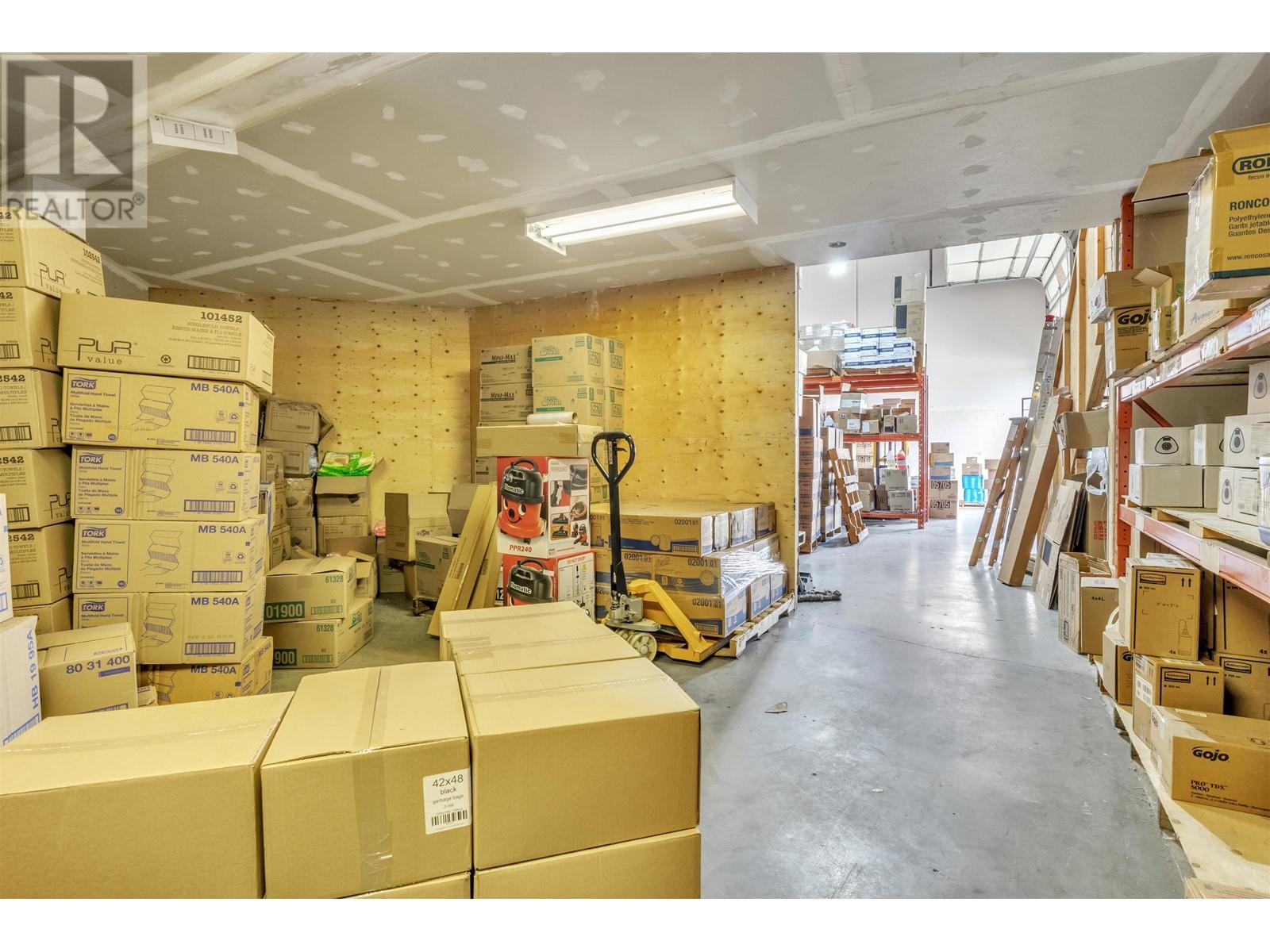 Listing Picture 11 of 15 : 1165 11871 HORSESHOE WAY, Richmond / 烈治文 - 魯藝地產 Yvonne Lu Group - MLS Medallion Club Member