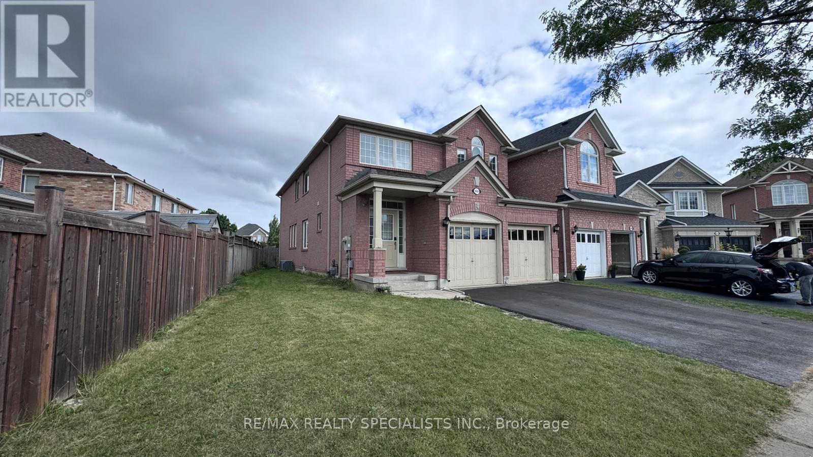 3842 Henrietta Way, Mississauga (Churchill Meadows), Ontario  L5M 7Y4 - Photo 2 - W9344146