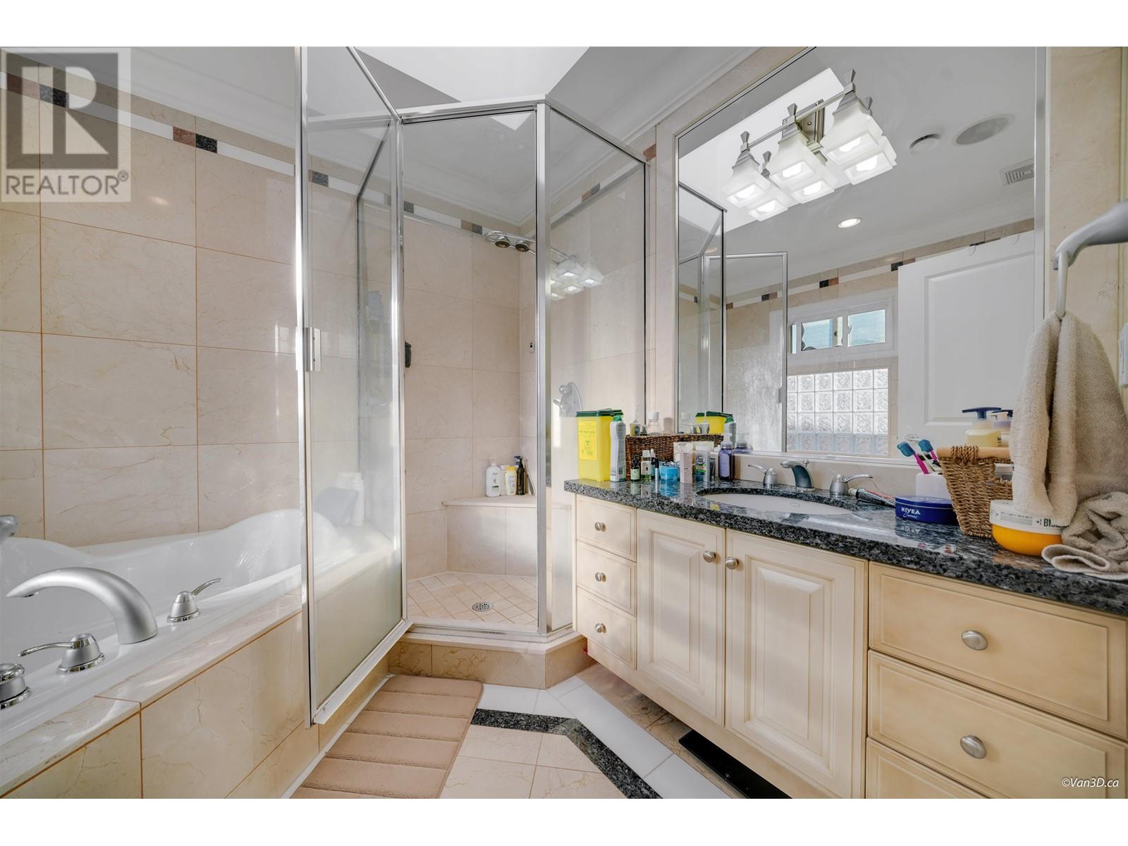 Listing Picture 29 of 40 : 2177 BONACCORD DRIVE, Vancouver / 溫哥華 - 魯藝地產 Yvonne Lu Group - MLS Medallion Club Member