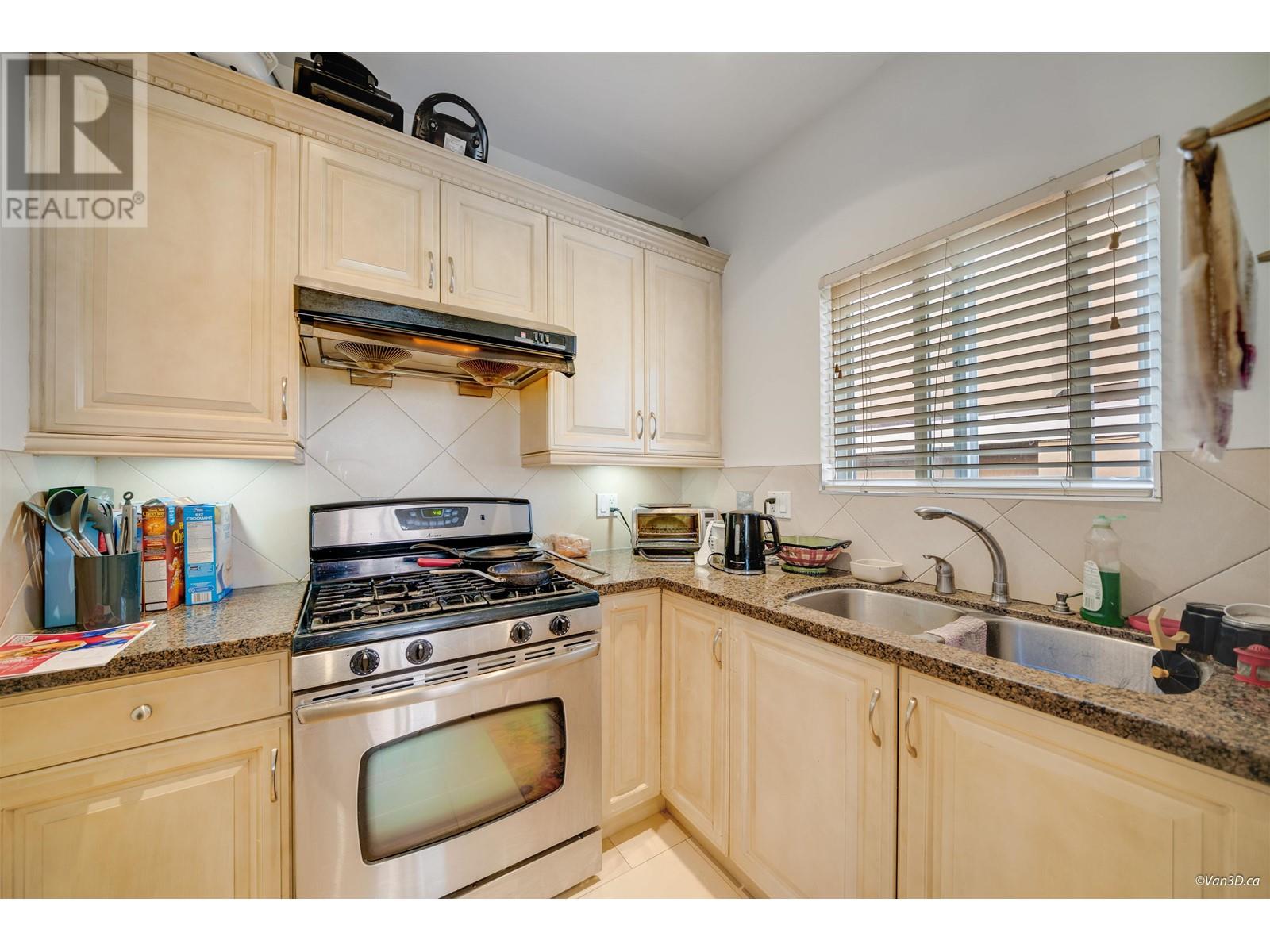 Listing Picture 21 of 40 : 2177 BONACCORD DRIVE, Vancouver / 溫哥華 - 魯藝地產 Yvonne Lu Group - MLS Medallion Club Member