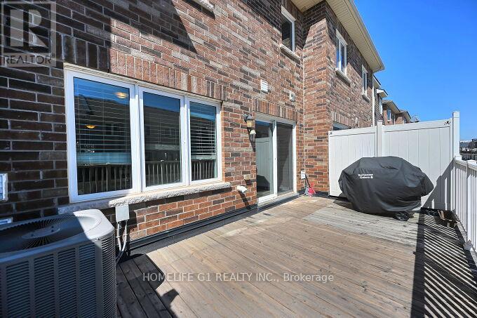 276 Ellen Davidson Drive, Oakville, Ontario  L6M 0V5 - Photo 12 - W9344364