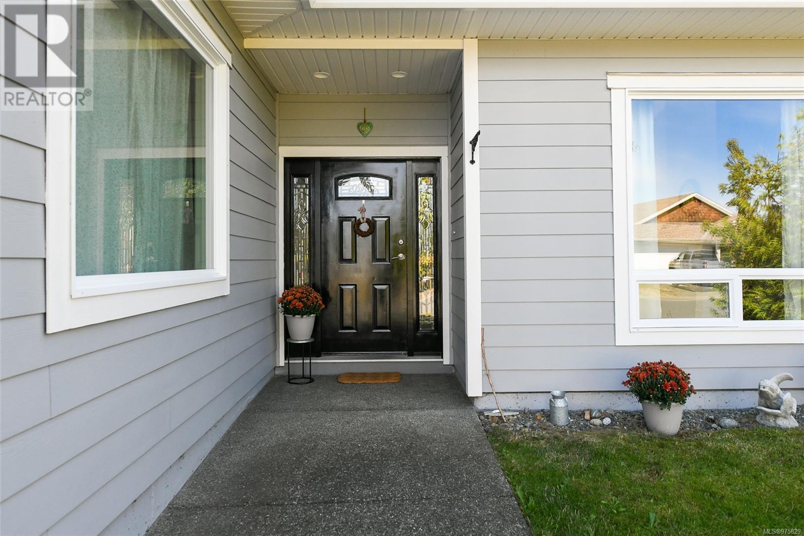 2681 Rydal Ave, Cumberland, British Columbia  V0R 1S0 - Photo 5 - 975829