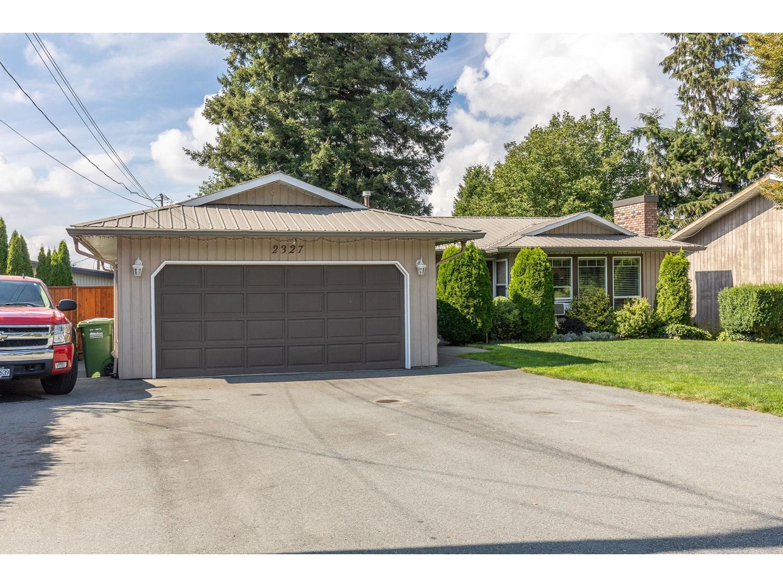 2327 Bevan Crescent, Abbotsford, British Columbia  V2T 3Z4 - Photo 2 - R2924224