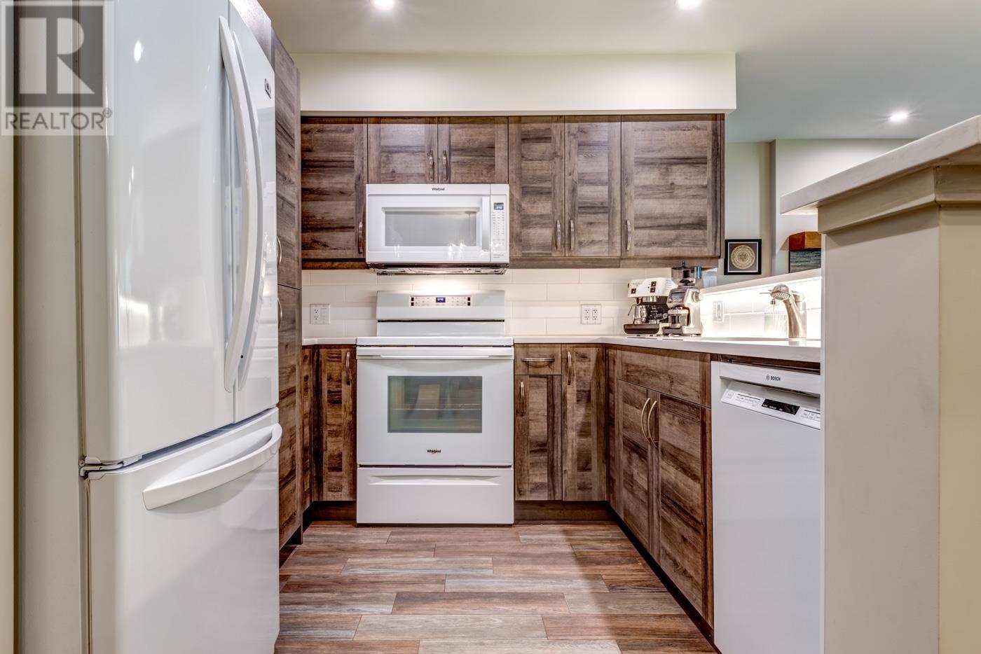 6 4737 SPEARHEAD DRIVE