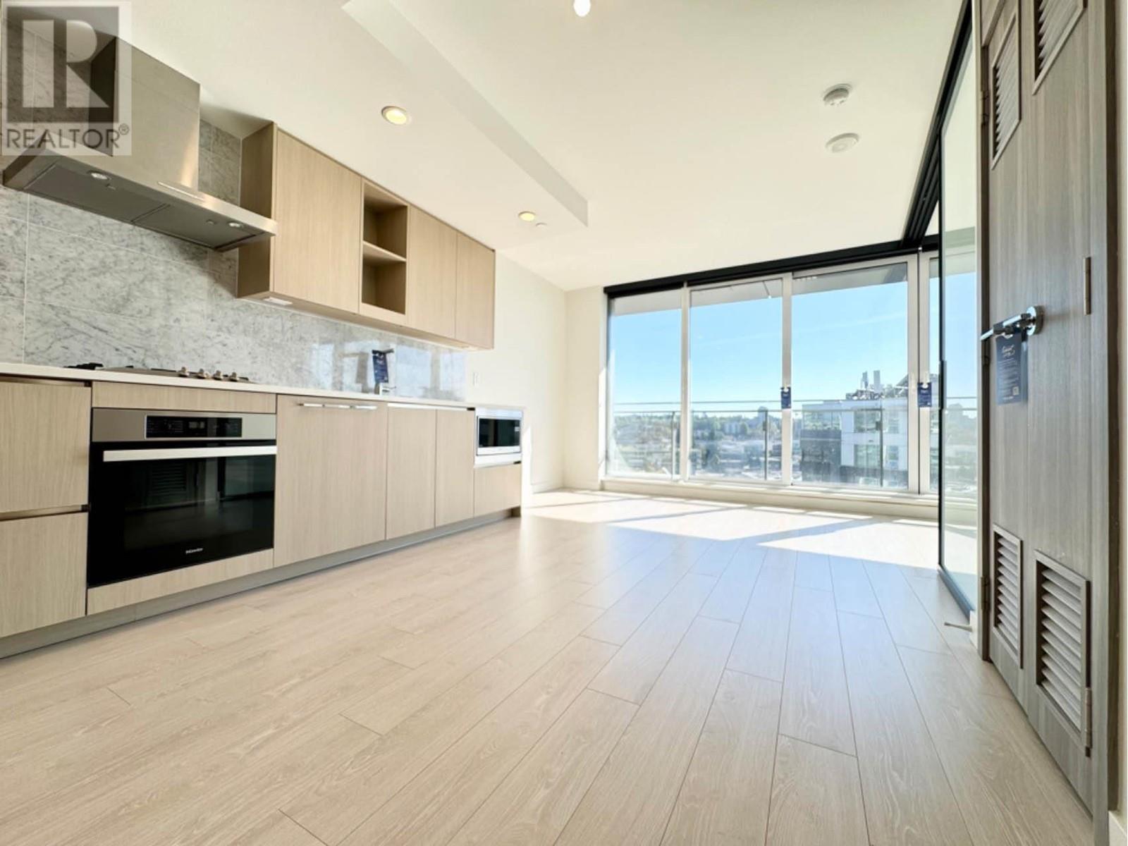 Property at 1318 1768 COOK STREET image 1