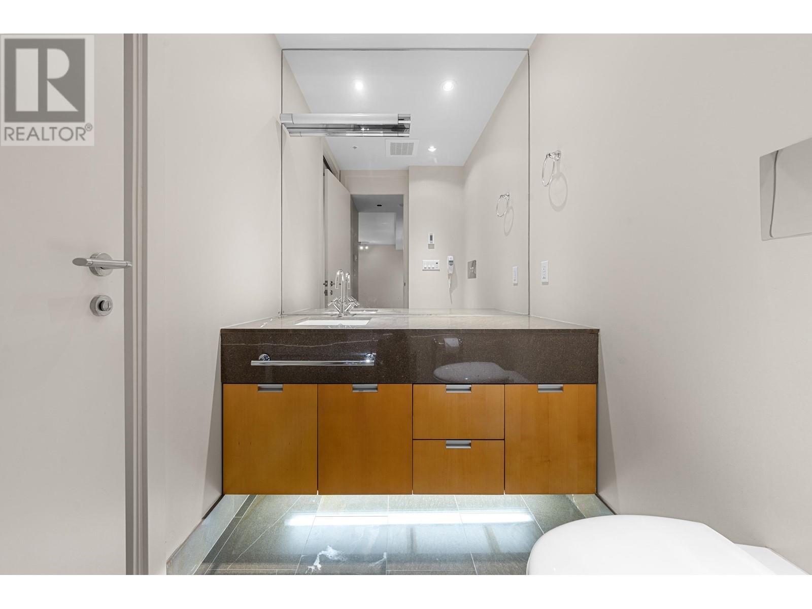 Listing Picture 15 of 23 : 3306 1077 W CORDOVA STREET, Vancouver / 溫哥華 - 魯藝地產 Yvonne Lu Group - MLS Medallion Club Member