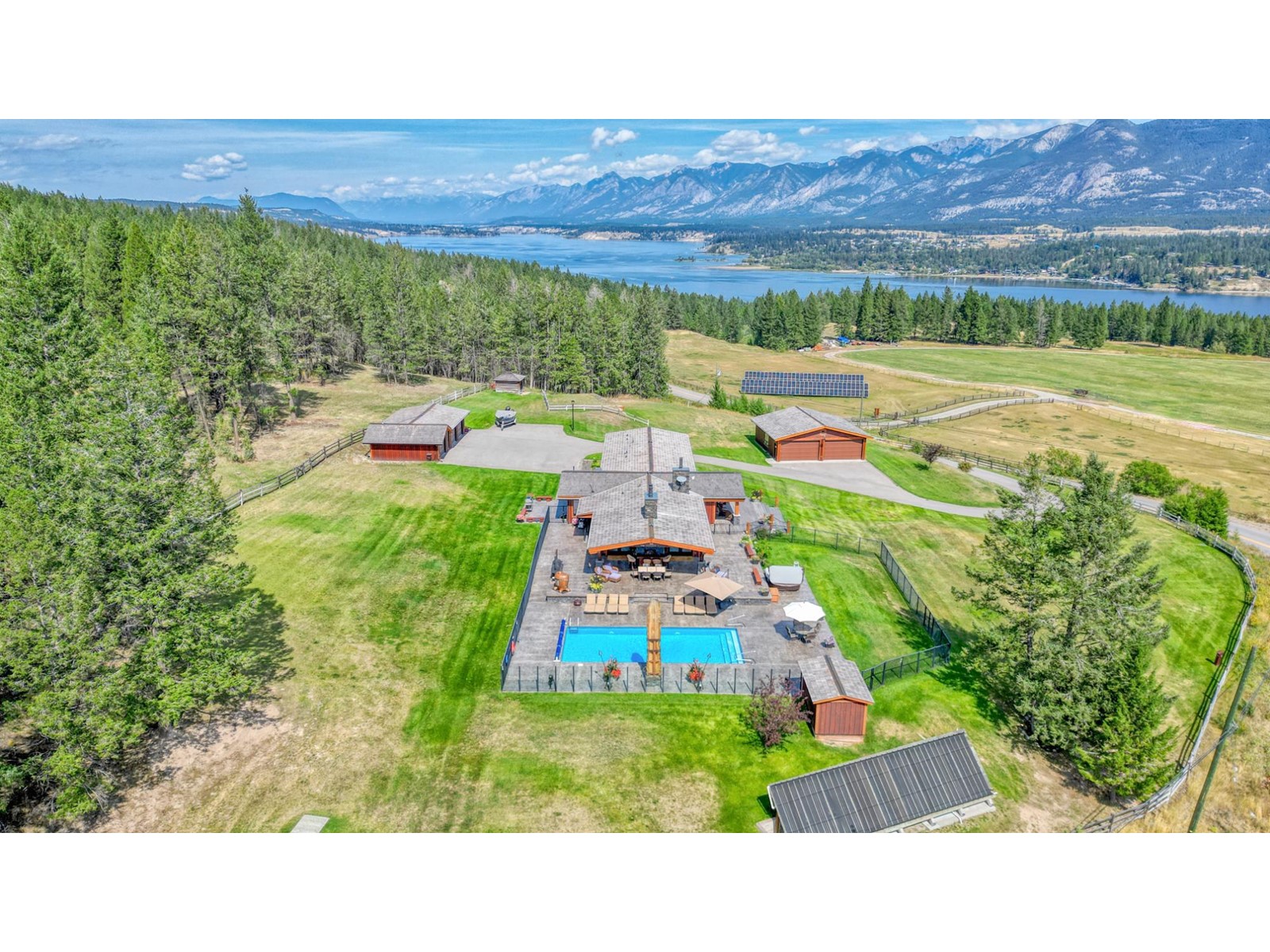 2175 Westside Road, Invermere, British Columbia  V0A 1K0 - Photo 1 - 2479533