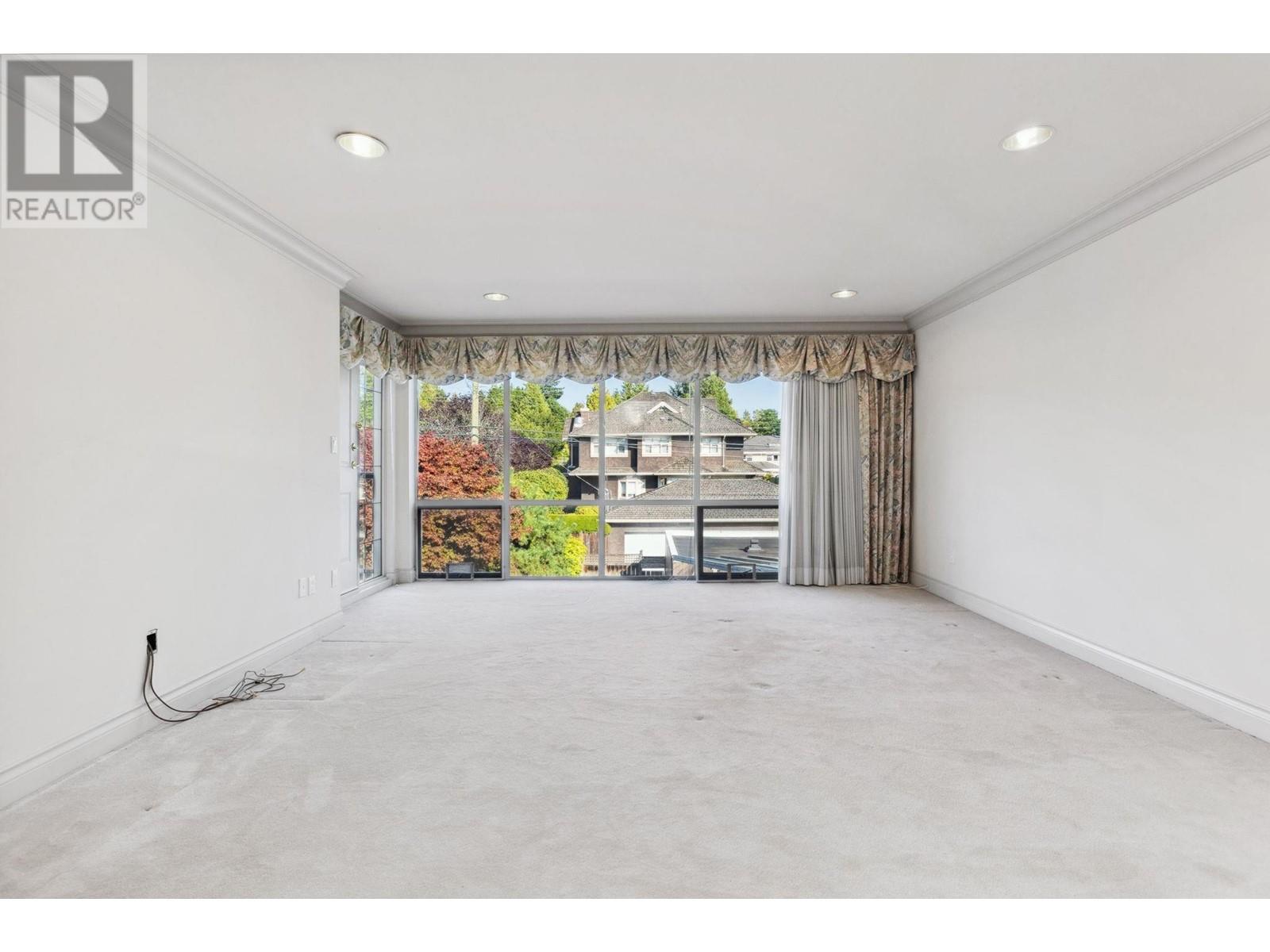 Listing Picture 23 of 38 : 6808 ANGUS DRIVE, Vancouver / 溫哥華 - 魯藝地產 Yvonne Lu Group - MLS Medallion Club Member