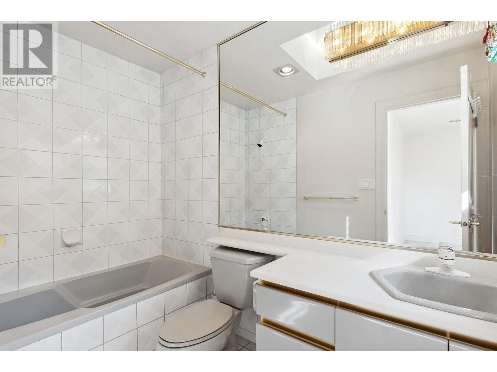 Listing Picture 21 of 38 : 6808 ANGUS DRIVE, Vancouver / 溫哥華 - 魯藝地產 Yvonne Lu Group - MLS Medallion Club Member