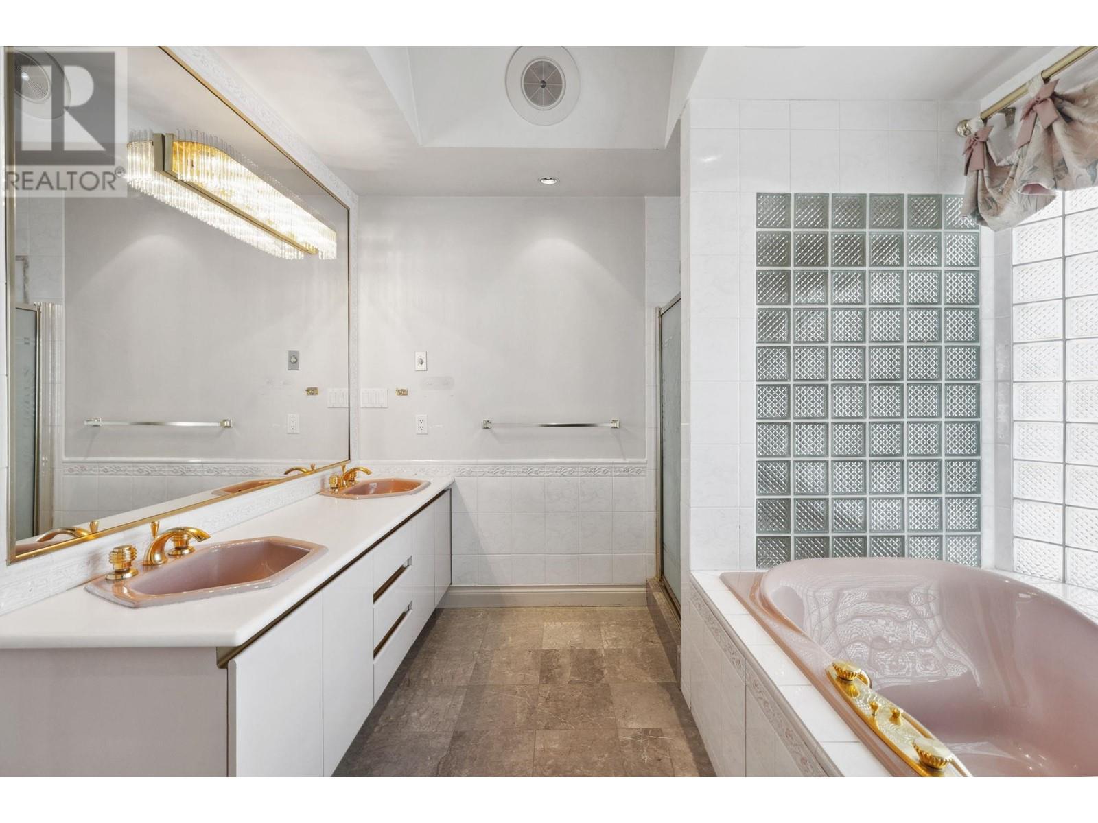 Listing Picture 26 of 38 : 6808 ANGUS DRIVE, Vancouver / 溫哥華 - 魯藝地產 Yvonne Lu Group - MLS Medallion Club Member