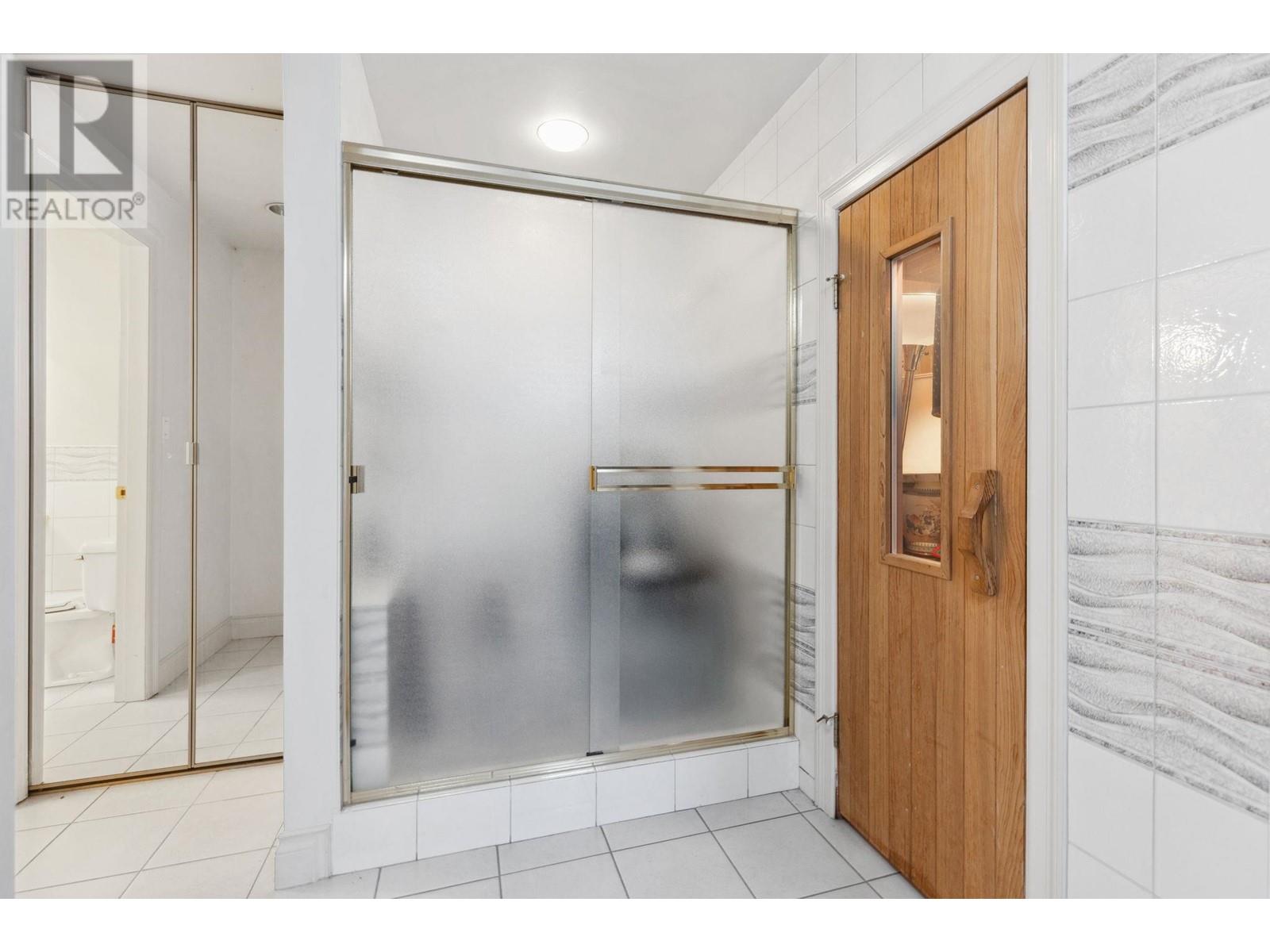 Listing Picture 32 of 38 : 6808 ANGUS DRIVE, Vancouver / 溫哥華 - 魯藝地產 Yvonne Lu Group - MLS Medallion Club Member