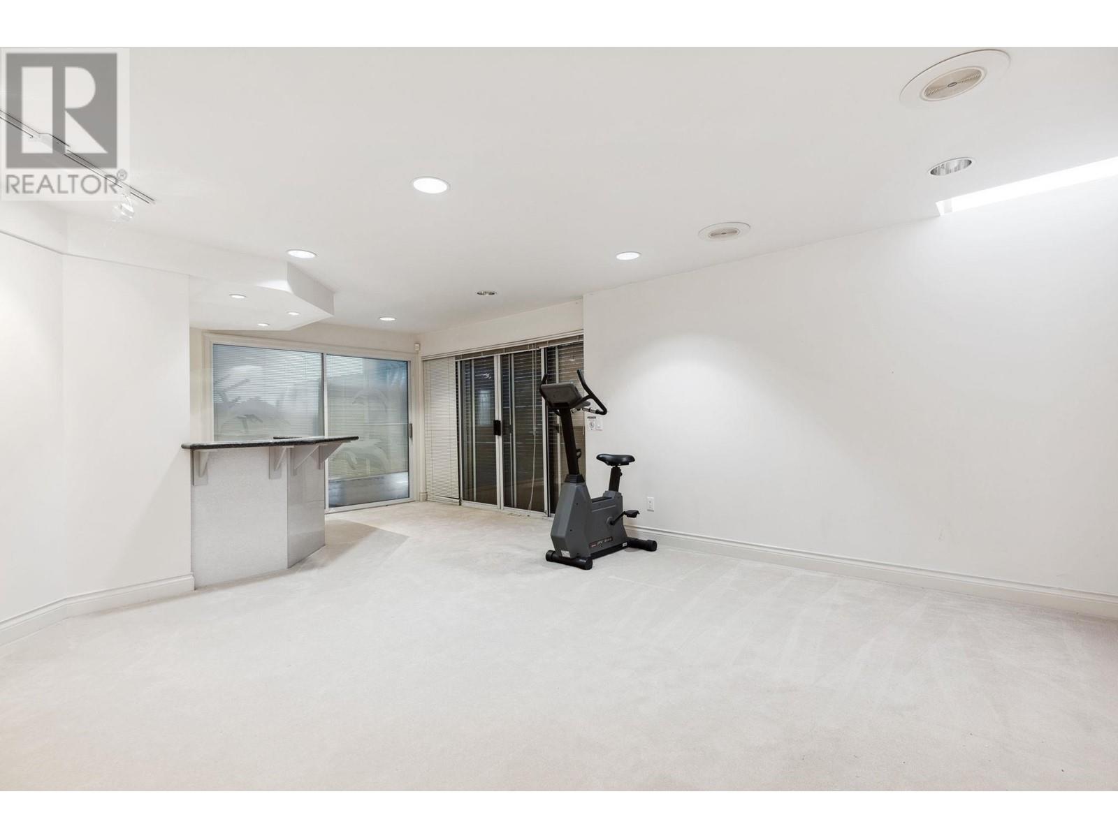 Listing Picture 30 of 38 : 6808 ANGUS DRIVE, Vancouver / 溫哥華 - 魯藝地產 Yvonne Lu Group - MLS Medallion Club Member