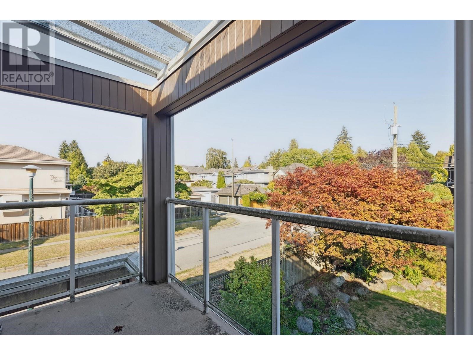 Listing Picture 34 of 38 : 6808 ANGUS DRIVE, Vancouver / 溫哥華 - 魯藝地產 Yvonne Lu Group - MLS Medallion Club Member