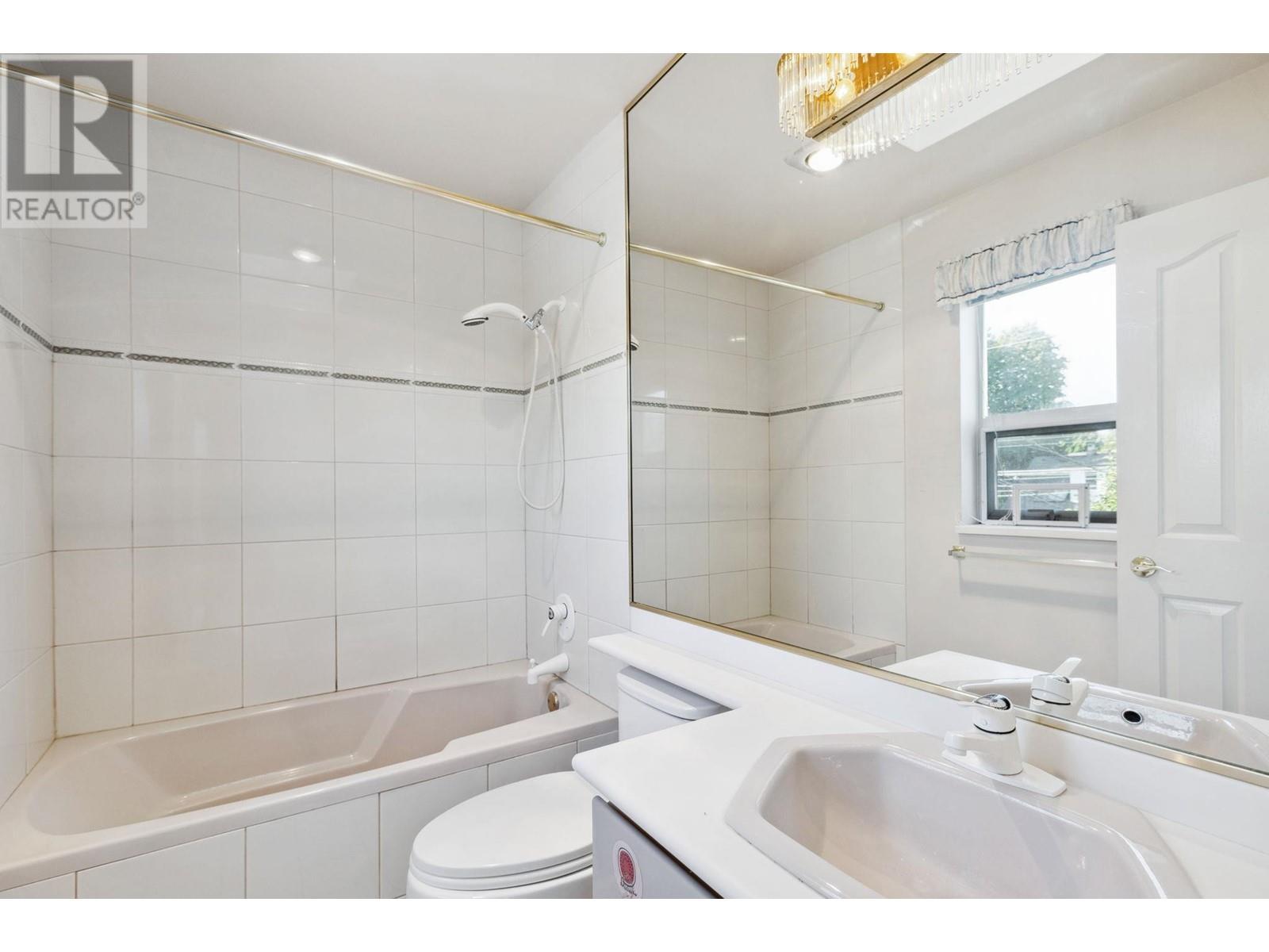 Listing Picture 28 of 38 : 6808 ANGUS DRIVE, Vancouver / 溫哥華 - 魯藝地產 Yvonne Lu Group - MLS Medallion Club Member