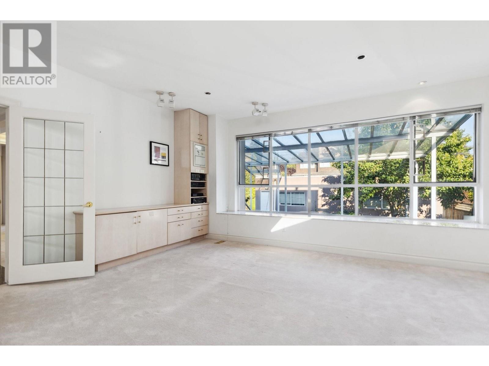 Listing Picture 16 of 38 : 6808 ANGUS DRIVE, Vancouver / 溫哥華 - 魯藝地產 Yvonne Lu Group - MLS Medallion Club Member