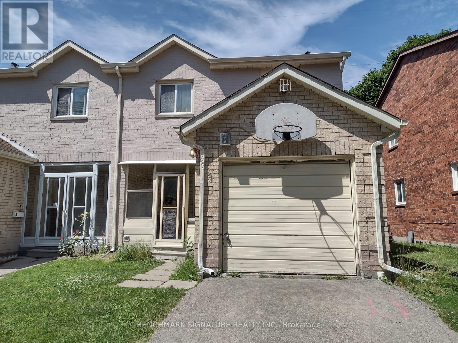 8 CARL CRESCENT, toronto (steeles), Ontario