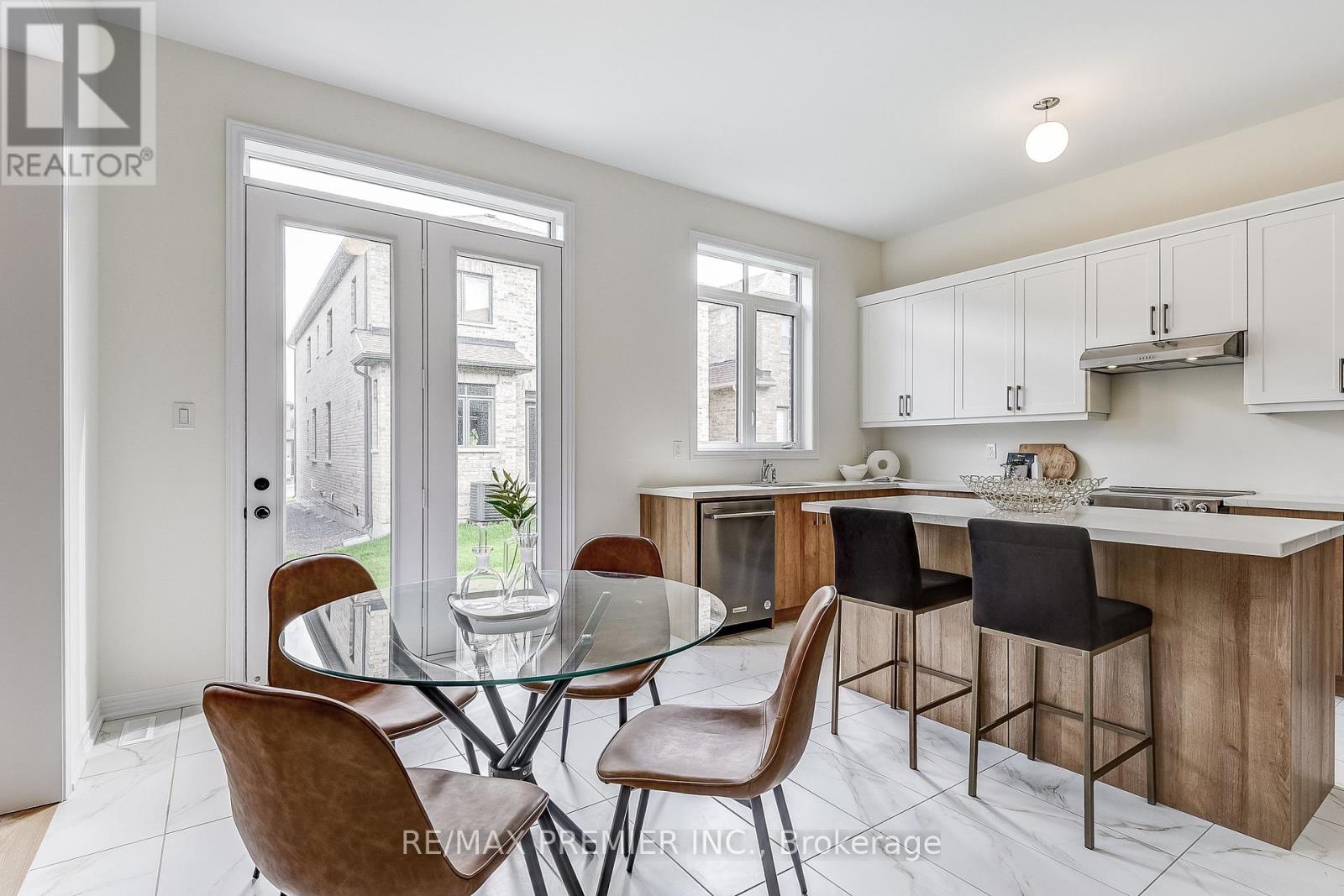 219 Fallharvest Way, Whitchurch-Stouffville, Ontario  L4A 0S1 - Photo 13 - N9255835