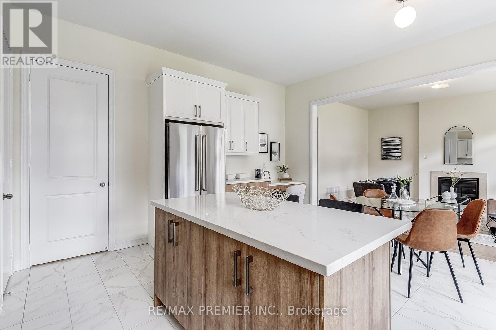 219 Fallharvest Way, Whitchurch-Stouffville, Ontario  L4A 0S1 - Photo 17 - N9255835