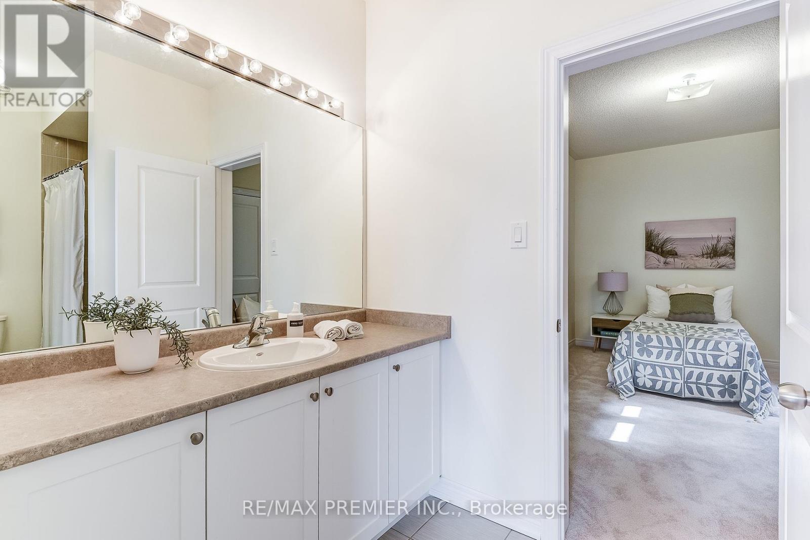 219 Fallharvest Way, Whitchurch-Stouffville, Ontario  L4A 0S1 - Photo 32 - N9255835