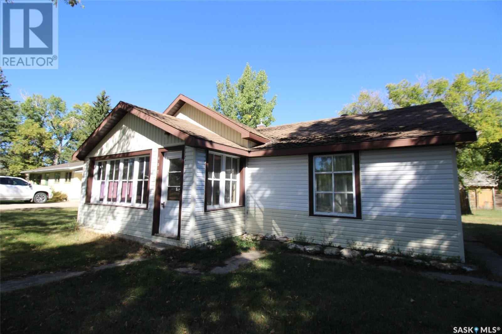 437 Front Street, Eastend, Saskatchewan  S0N 0T0 - Photo 31 - SK983393