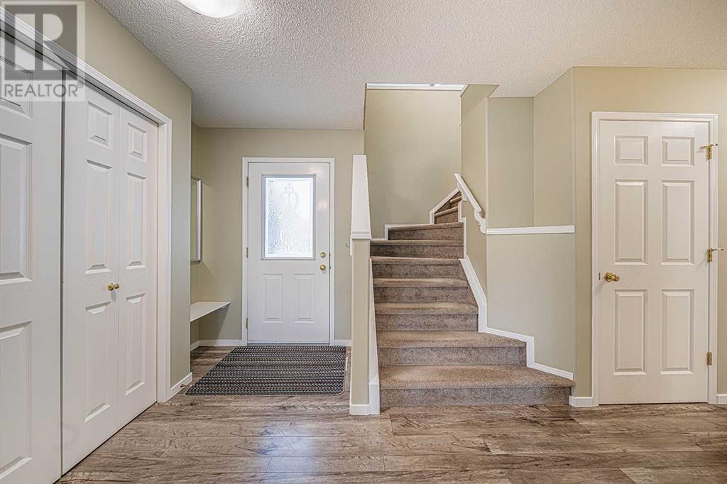 216 Cougar Ridge Drive Sw, Calgary, Alberta  T3H 4X2 - Photo 3 - A2165206