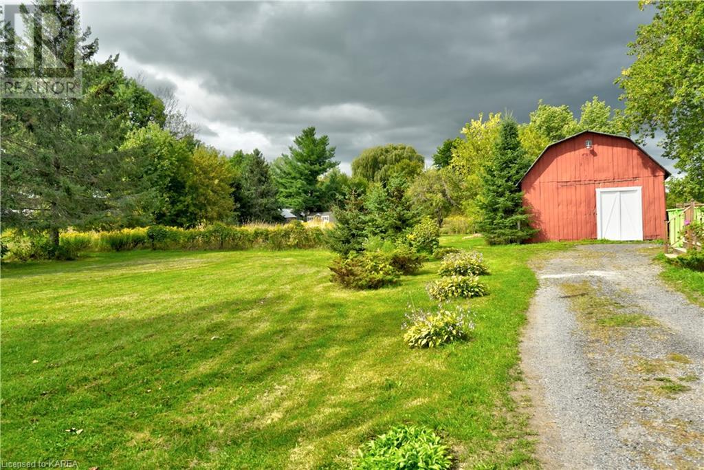 4770 Highway 2 E, Gananoque, Ontario  K7G 2V5 - Photo 2 - 40638901