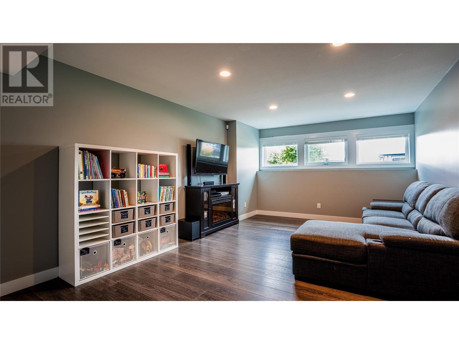 6681 Blackcomb Way Vernon