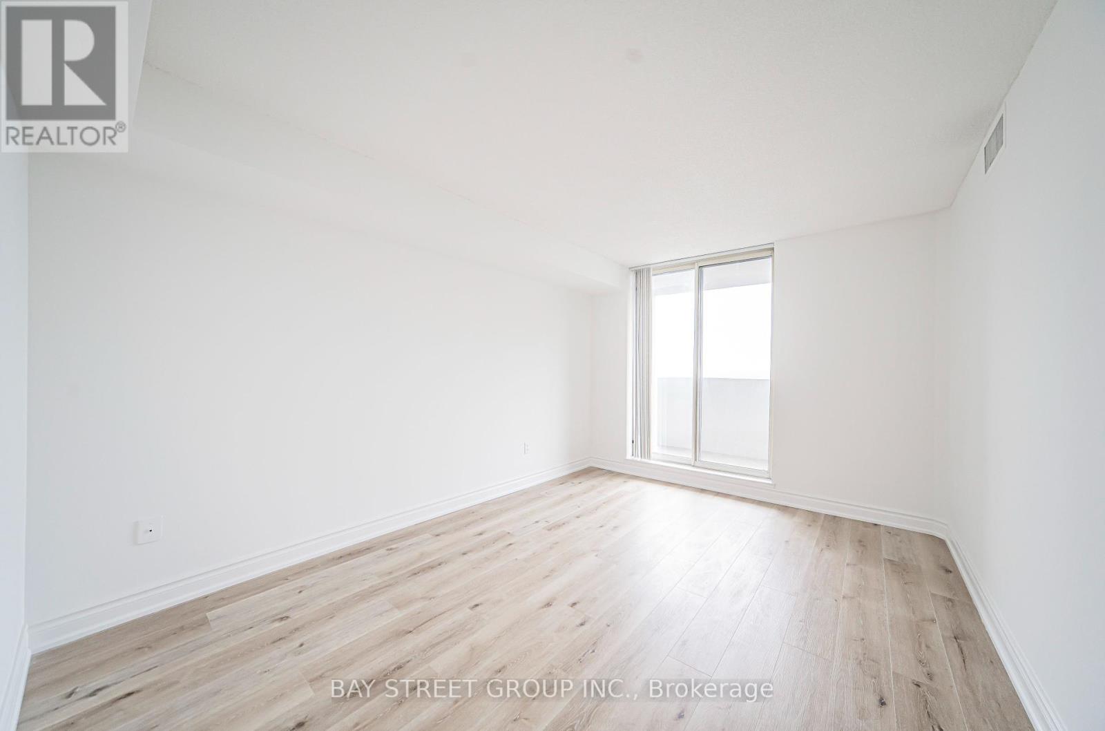 1810 - 330 Rathburn Road W, Mississauga (City Centre), Ontario  L5B 3Y1 - Photo 13 - W9345984