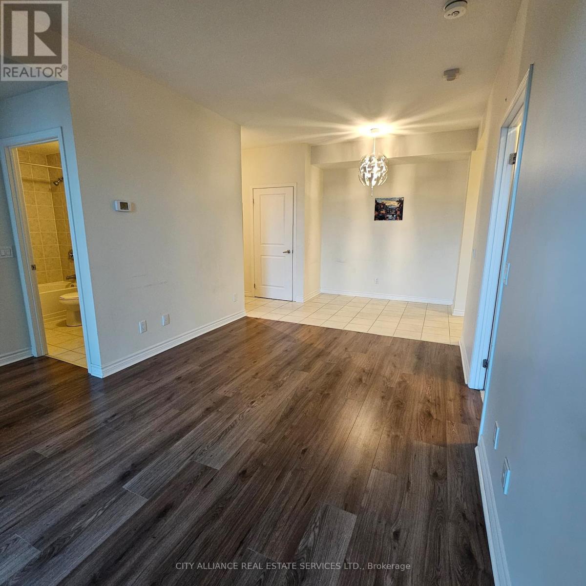 512 - 2522 Keele Street, Toronto (Maple Leaf), Ontario  M6L 2N8 - Photo 15 - W9346035