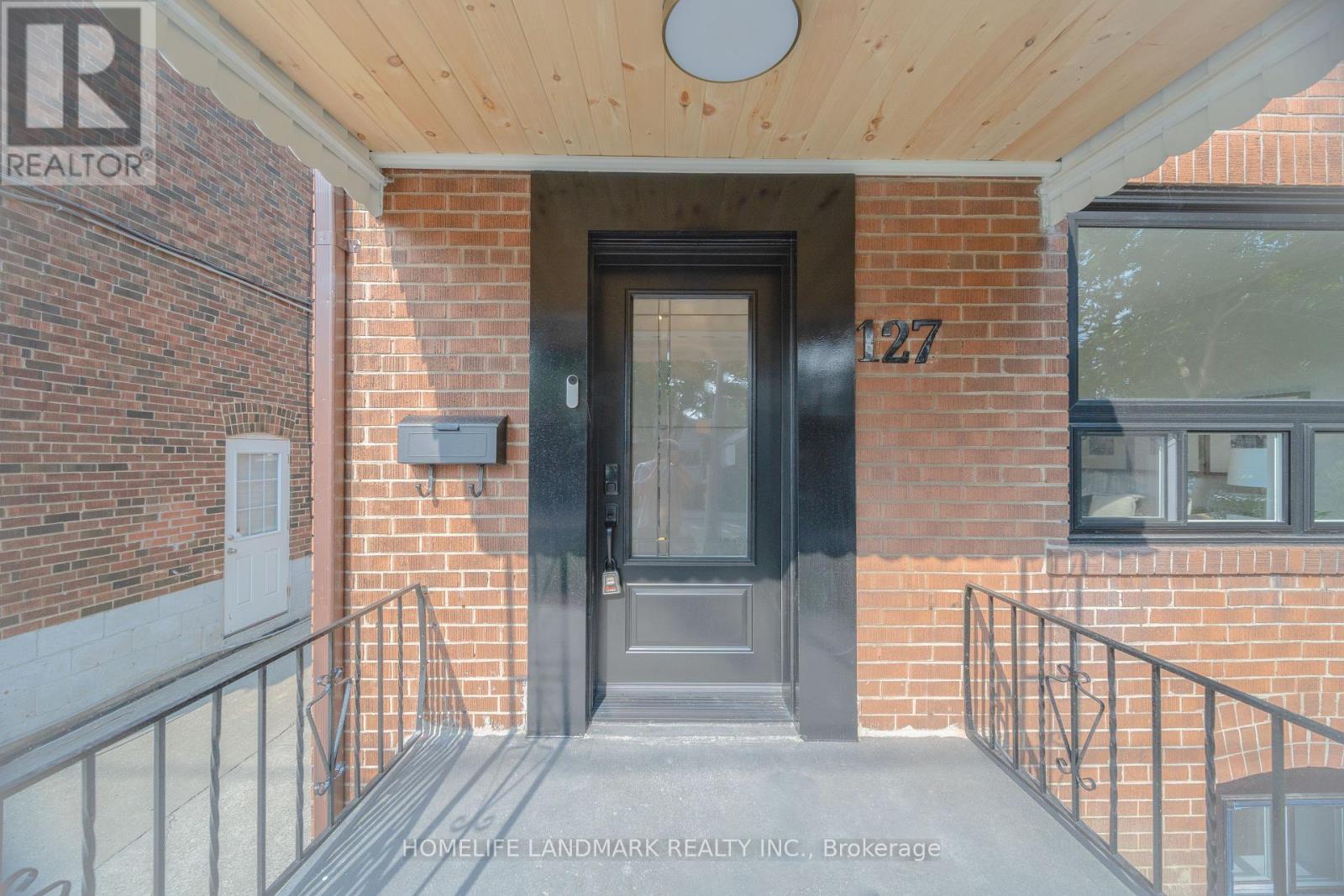 127 Highfield Road, Toronto (Greenwood-Coxwell), Ontario  M4L 2T9 - Photo 1 - E9346360