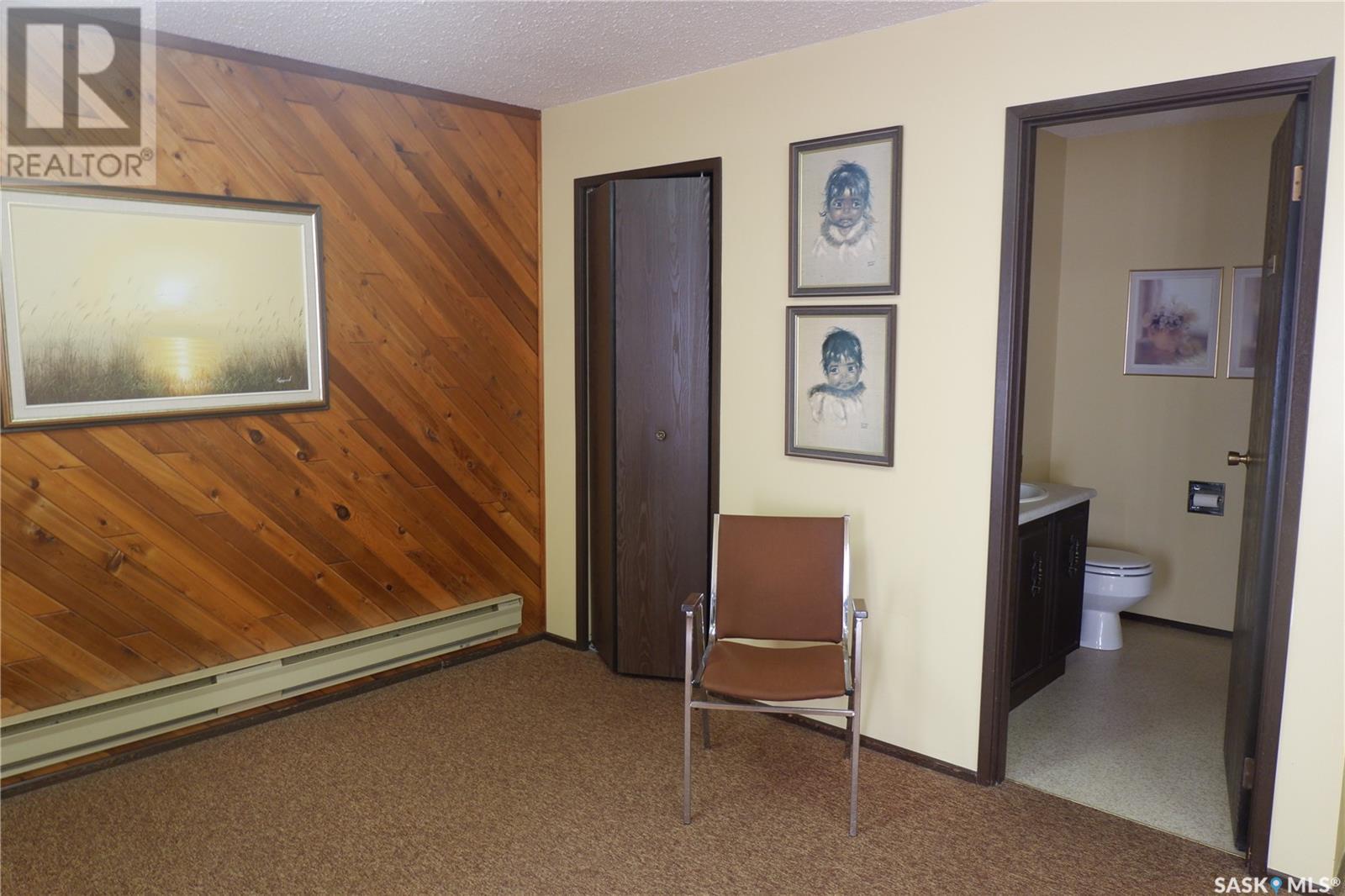 218 2nd Avenue W, Assiniboia, Saskatchewan  S0H 0B0 - Photo 8 - SK983295