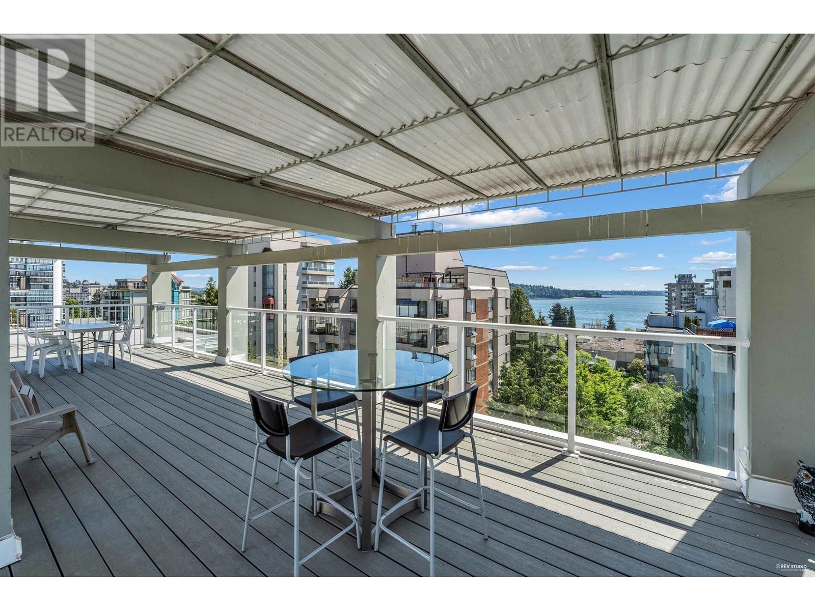 101 1750 Esquimalt Avenue, West Vancouver, British Columbia V7V 1R8 - Photo 1 - R2924874