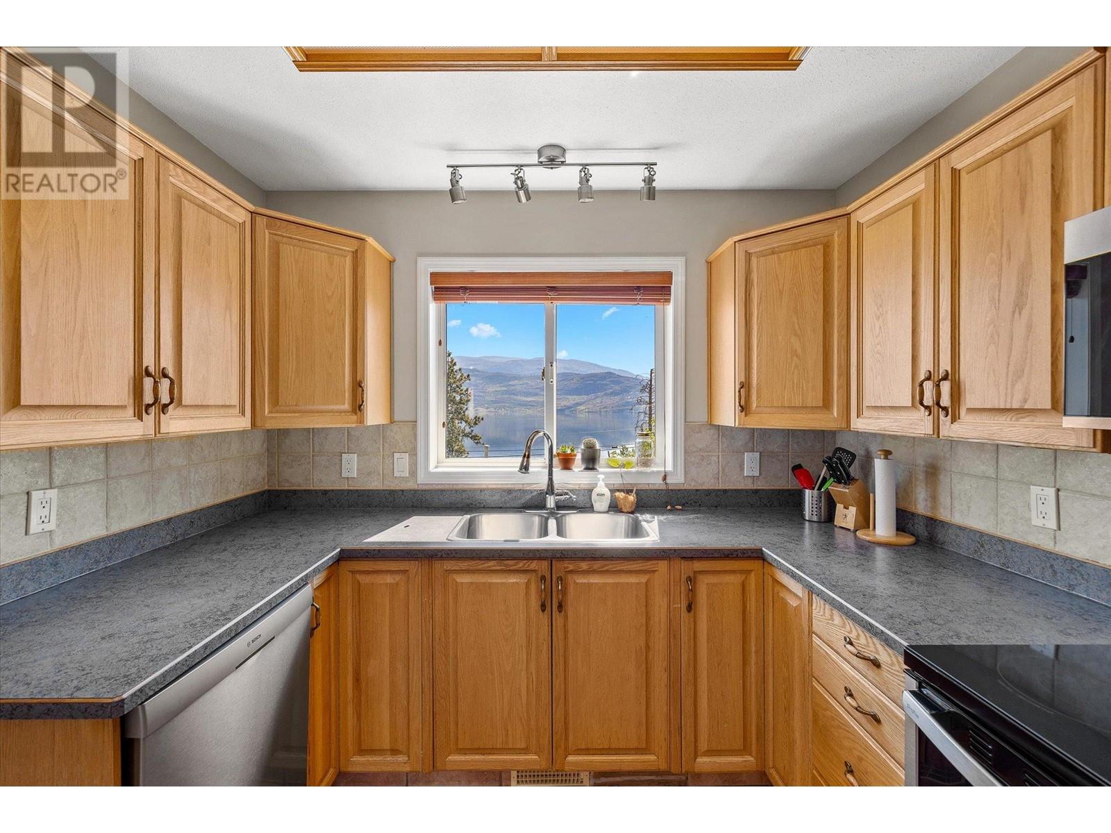 6559 Sherburn Road Peachland