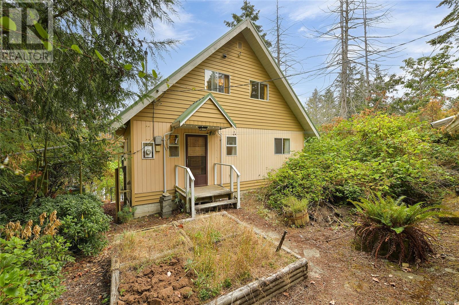 Property at 223 Mariners Way image 1