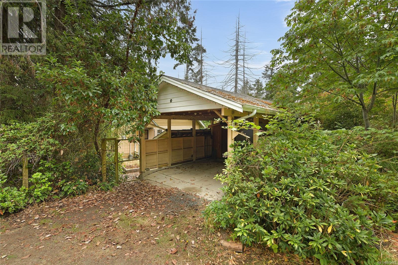 Property at 223 Mariners Way image 4