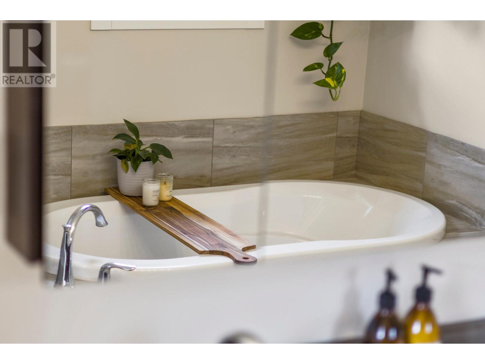 5889 Old Stagecoach Road, Kamloops, British Columbia  V0E 2A0 - Photo 28 - 180877