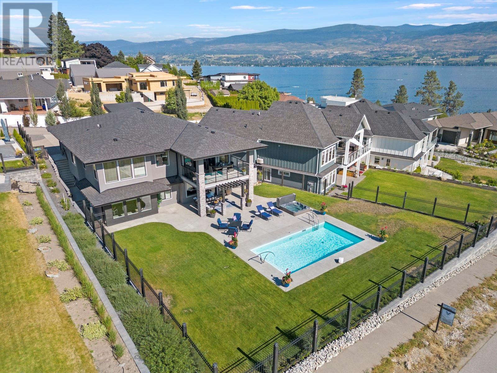 3223 King Road West Kelowna