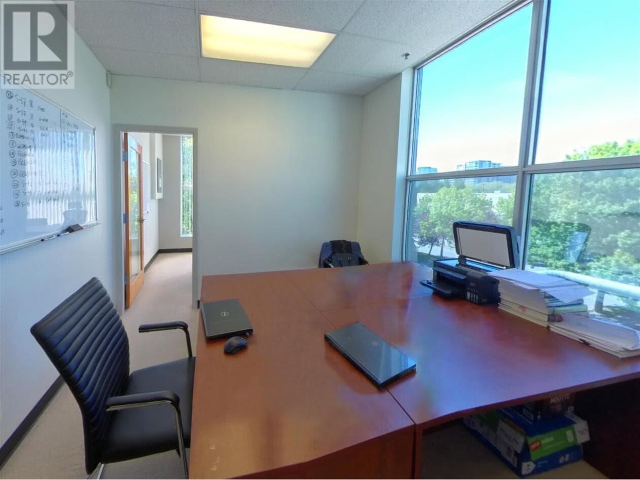 Listing Picture 13 of 18 : 3023 8700 MCKIM WAY, Richmond / 烈治文 - 魯藝地產 Yvonne Lu Group - MLS Medallion Club Member