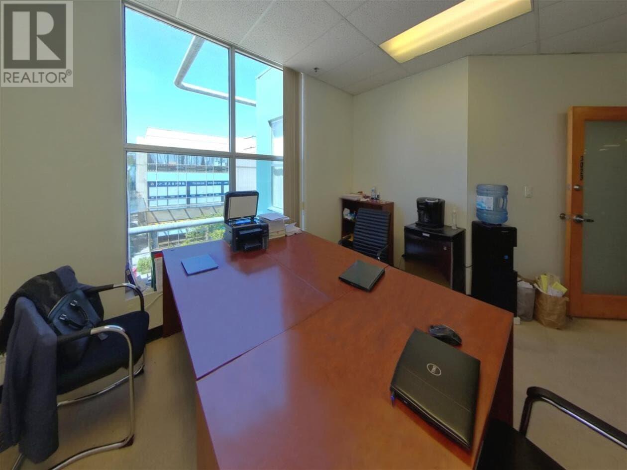 Listing Picture 14 of 18 : 3023 8700 MCKIM WAY, Richmond / 烈治文 - 魯藝地產 Yvonne Lu Group - MLS Medallion Club Member